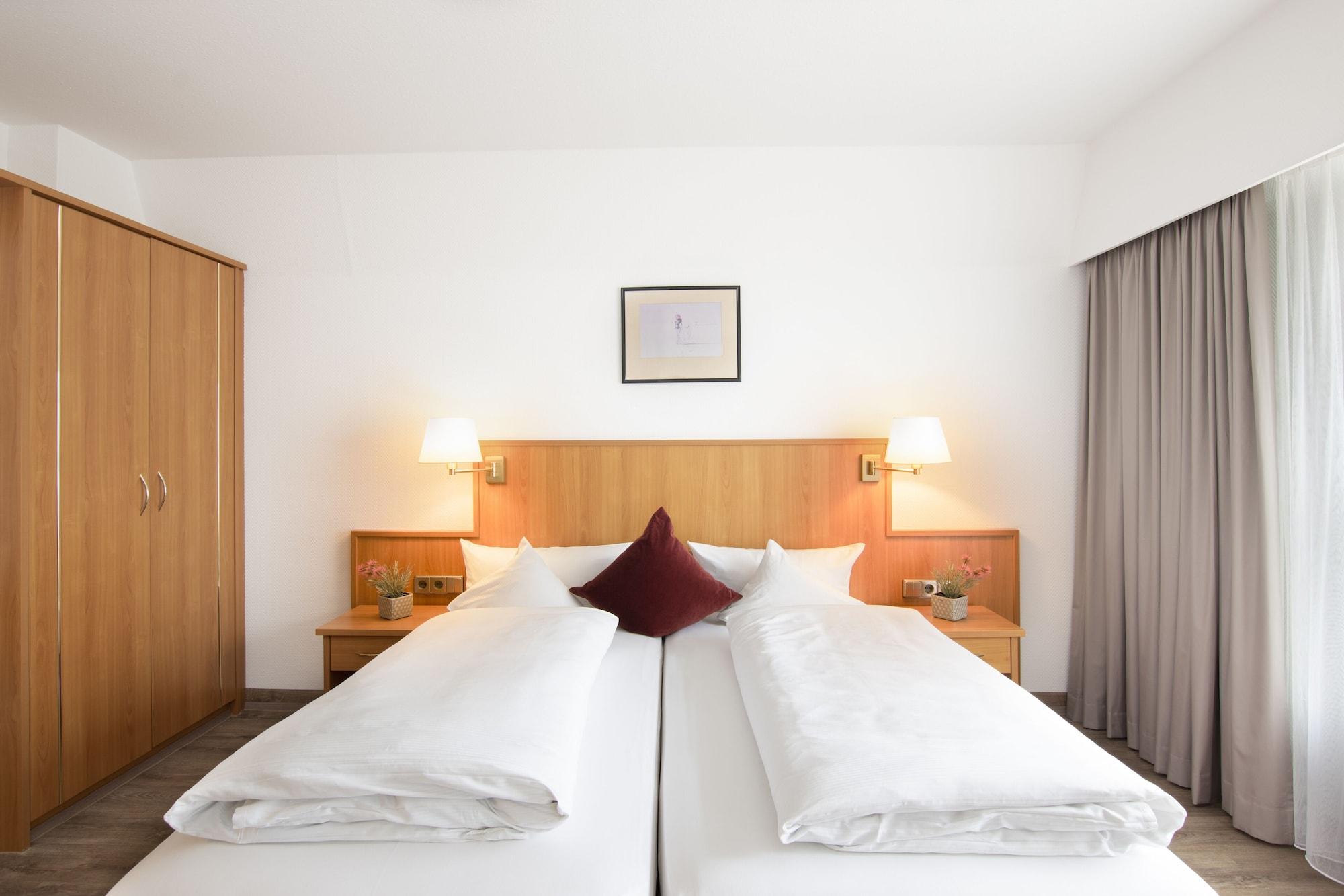 Best Western Queens Hotel Pforzheim-Niefern Extérieur photo