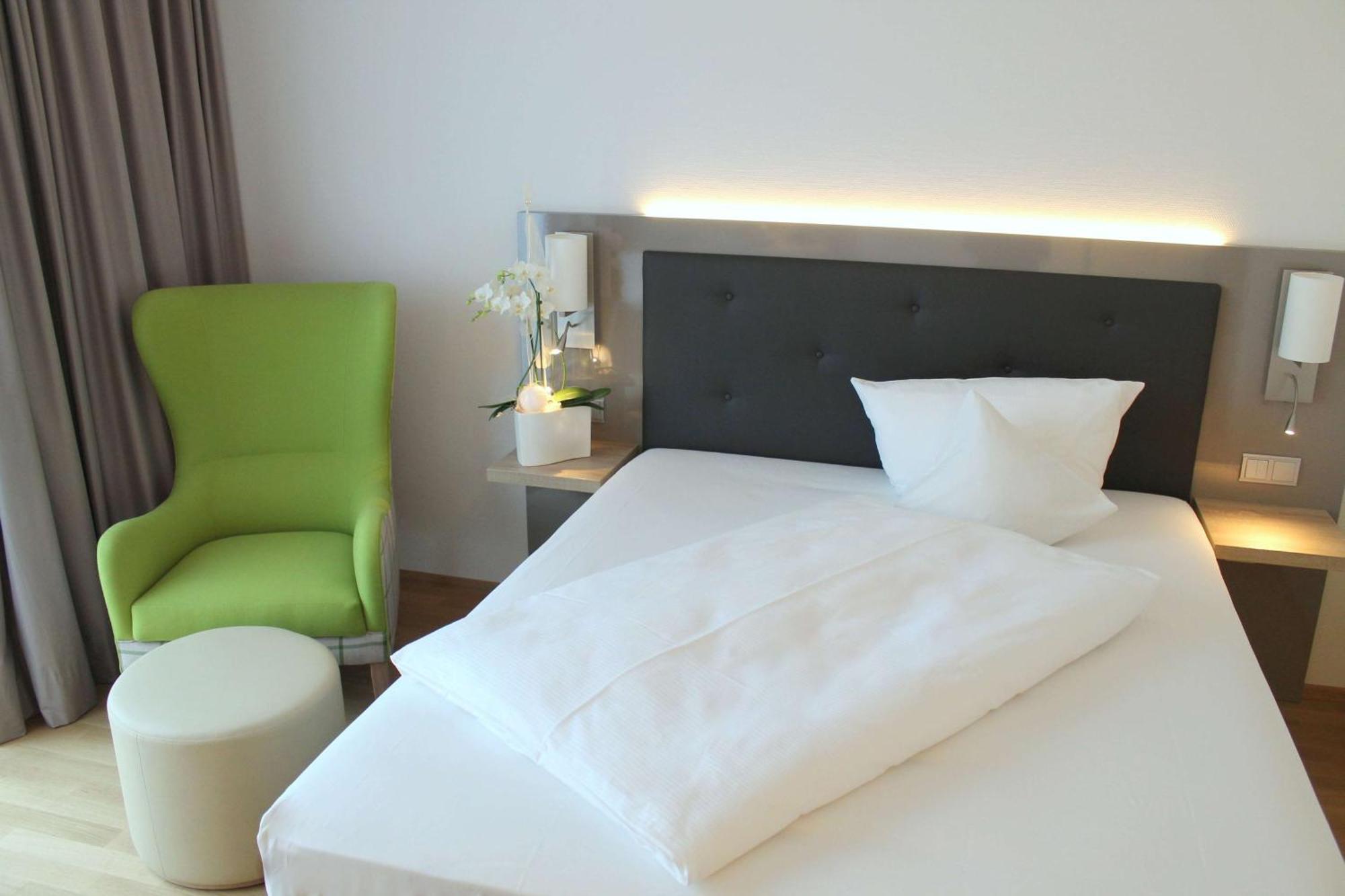 Best Western Queens Hotel Pforzheim-Niefern Extérieur photo