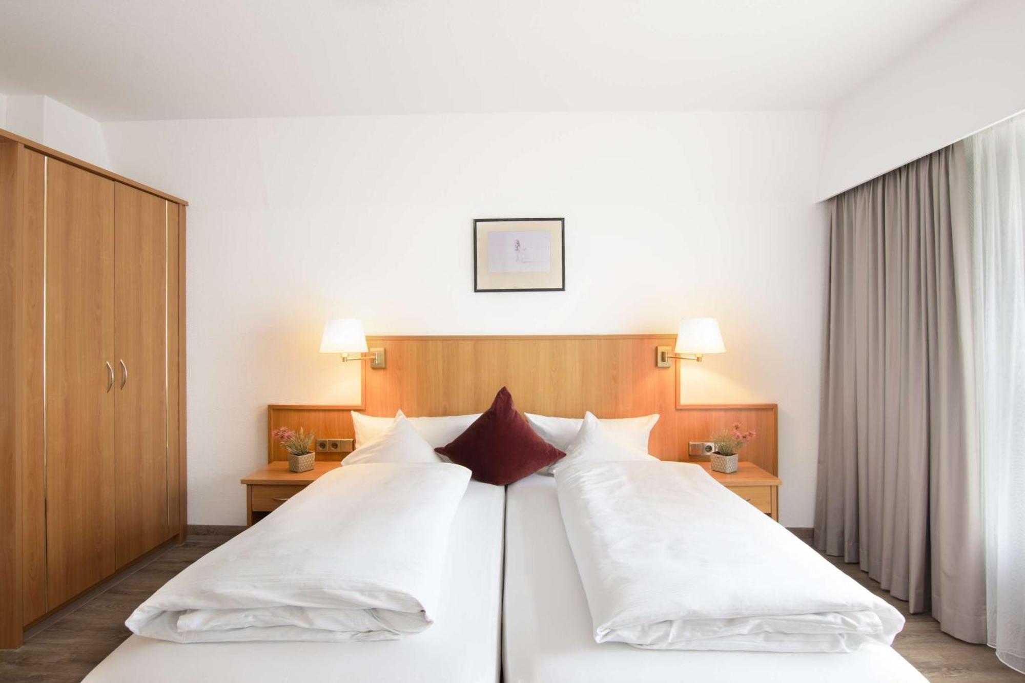 Best Western Queens Hotel Pforzheim-Niefern Extérieur photo