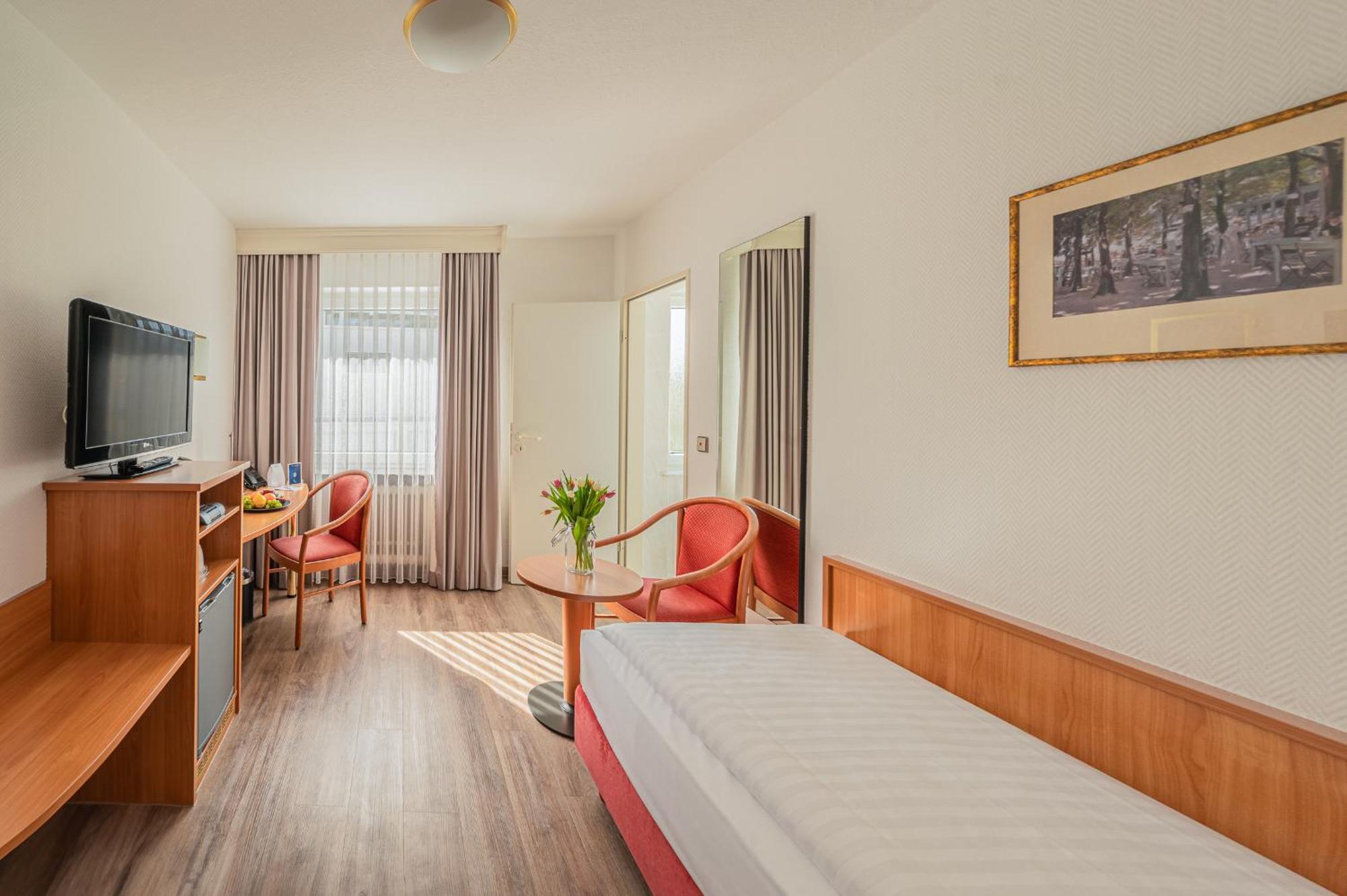 Best Western Queens Hotel Pforzheim-Niefern Extérieur photo