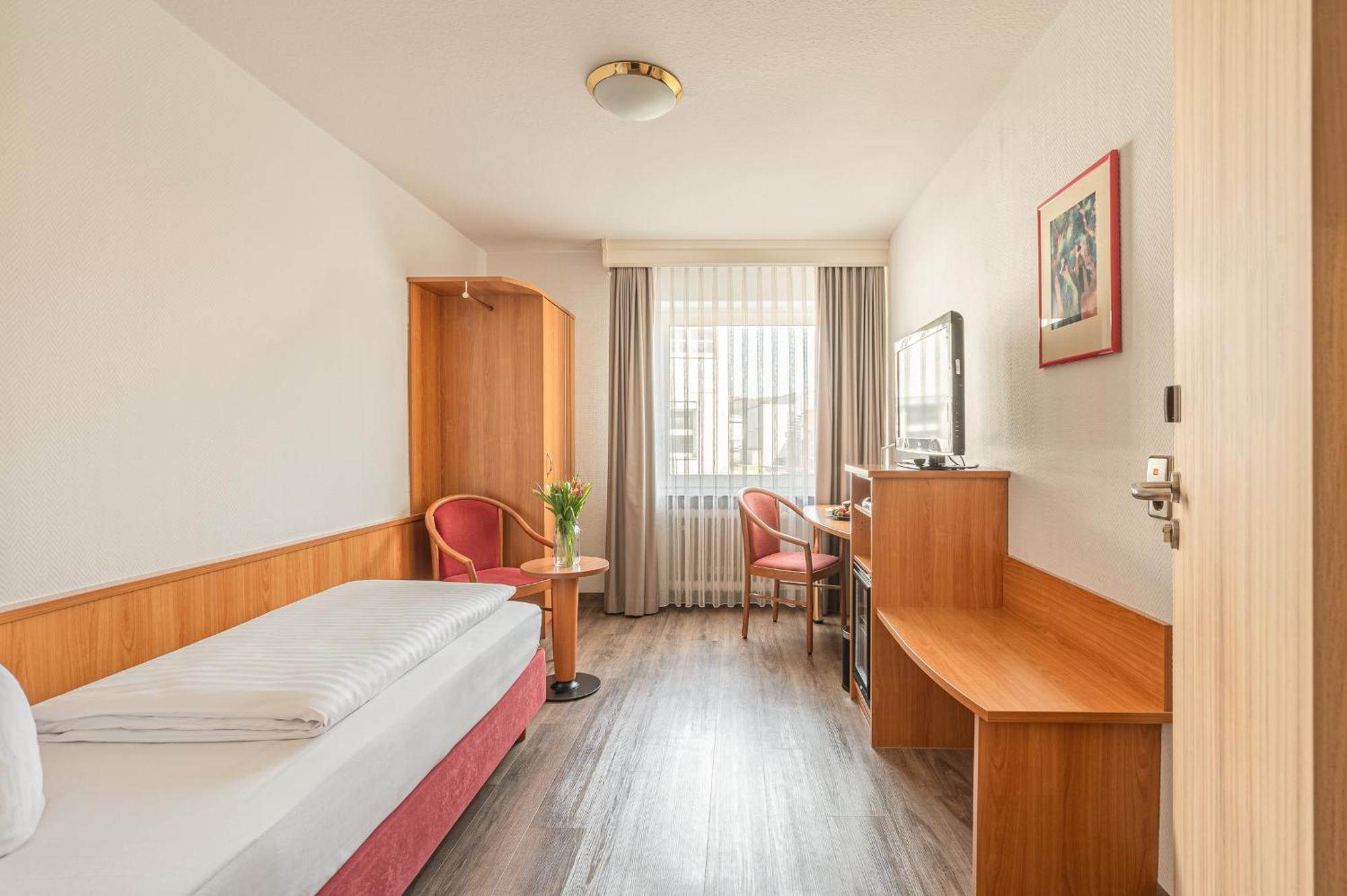 Best Western Queens Hotel Pforzheim-Niefern Extérieur photo
