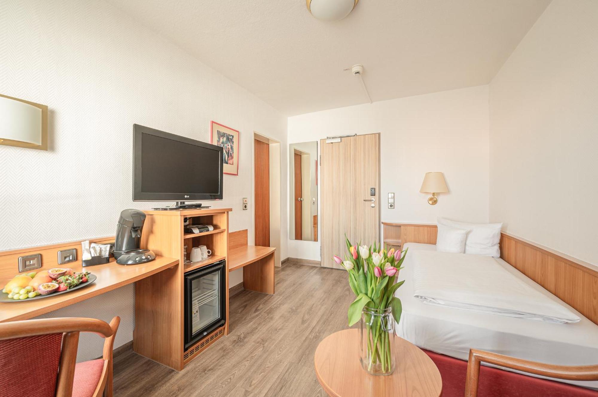 Best Western Queens Hotel Pforzheim-Niefern Extérieur photo