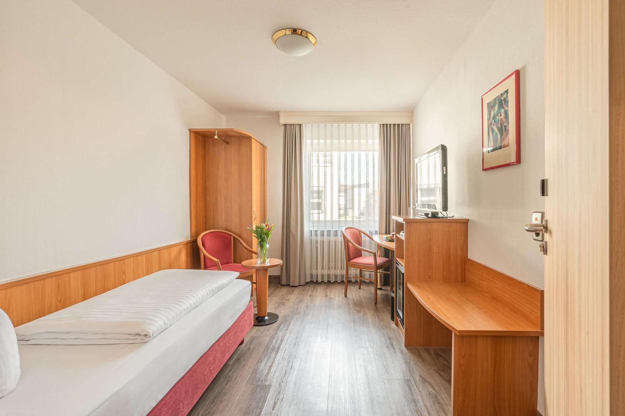 Best Western Queens Hotel Pforzheim-Niefern Extérieur photo
